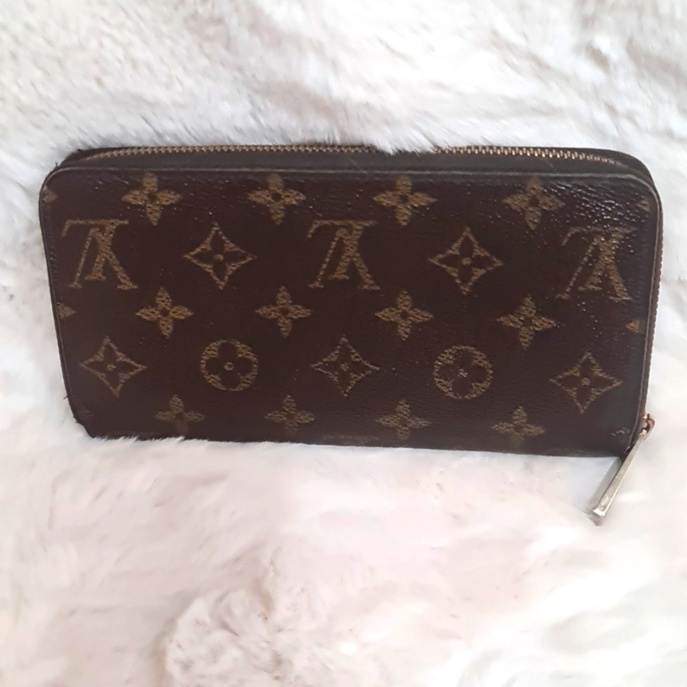 Auth Louis Vuitton Monogram Zip long wallet